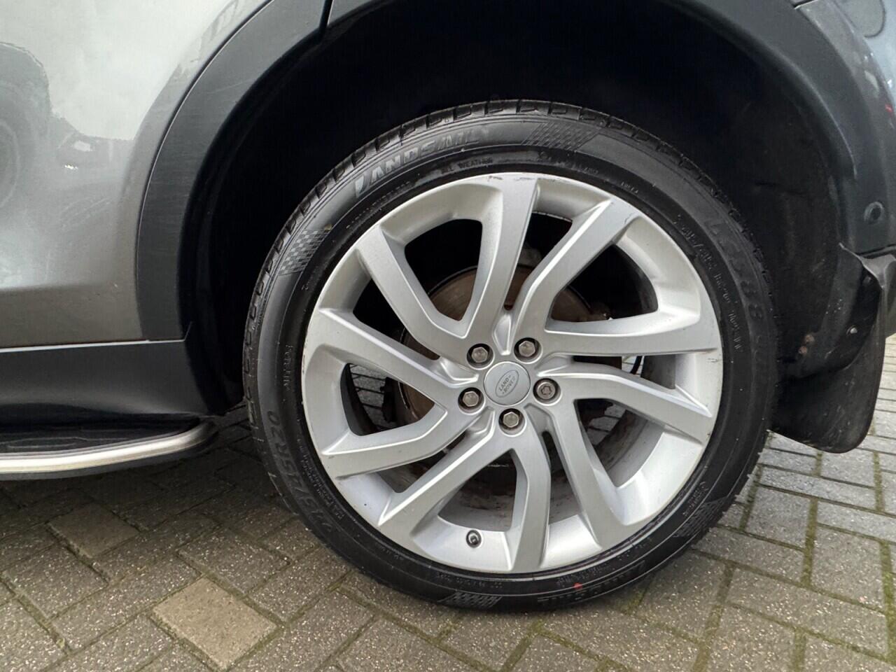 Used Land Rover Discovery Sport 2017 for sale - 76701748: Photo 14