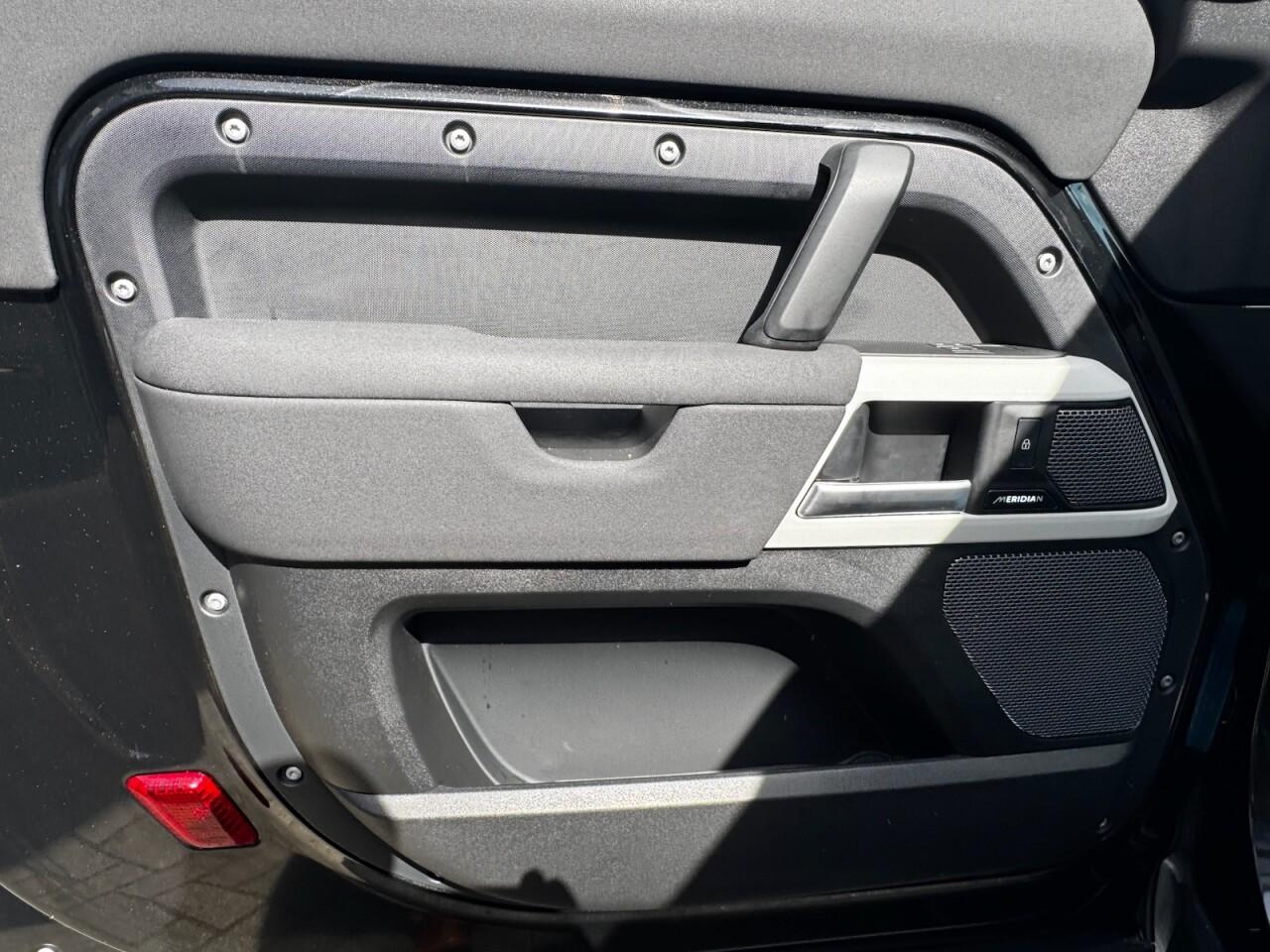 Used Land Rover Defender 2023 for sale - 77351924: Photo 59