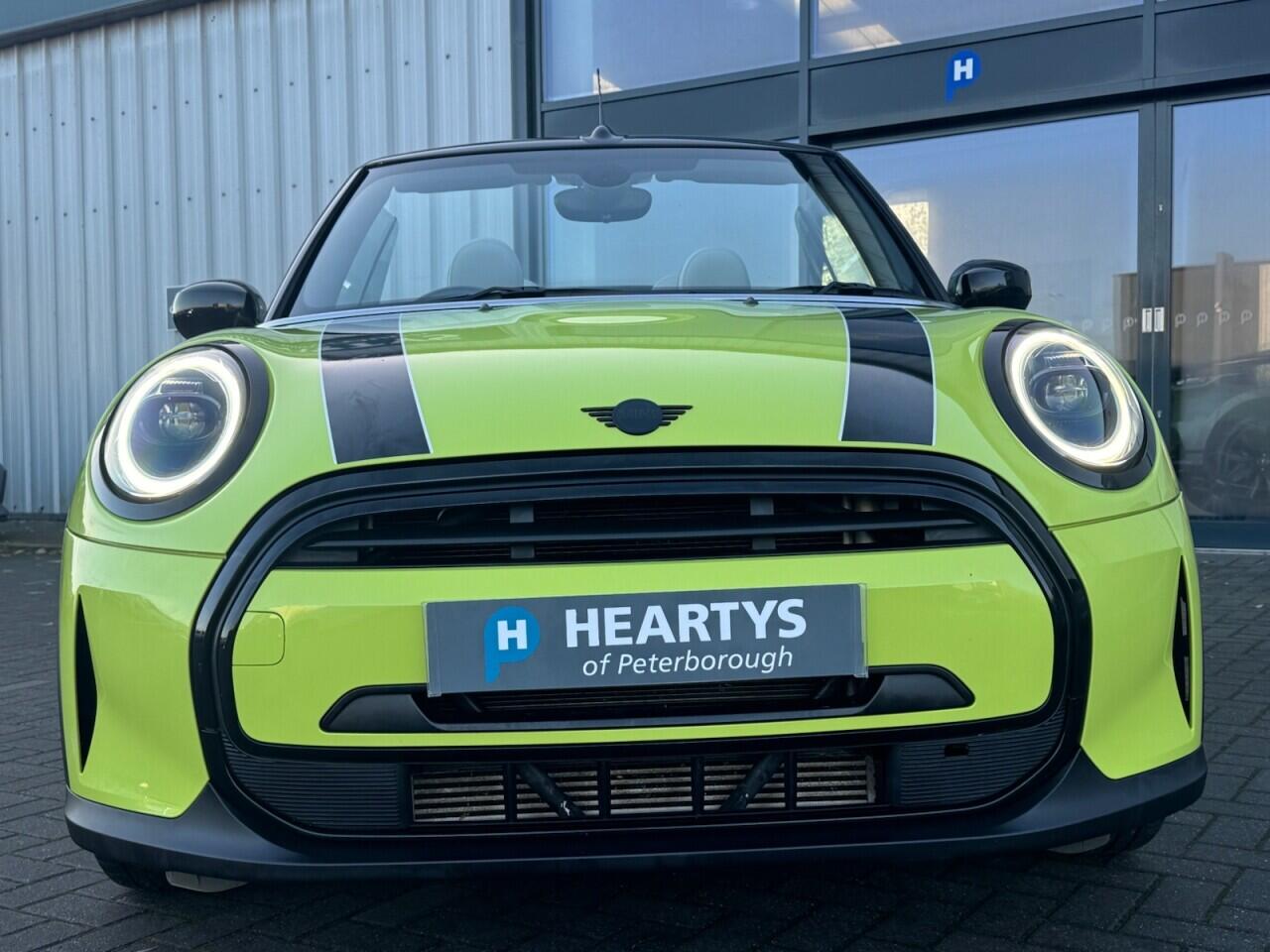 Used MINI Convertible 2021 for sale - 76765847: Photo 2