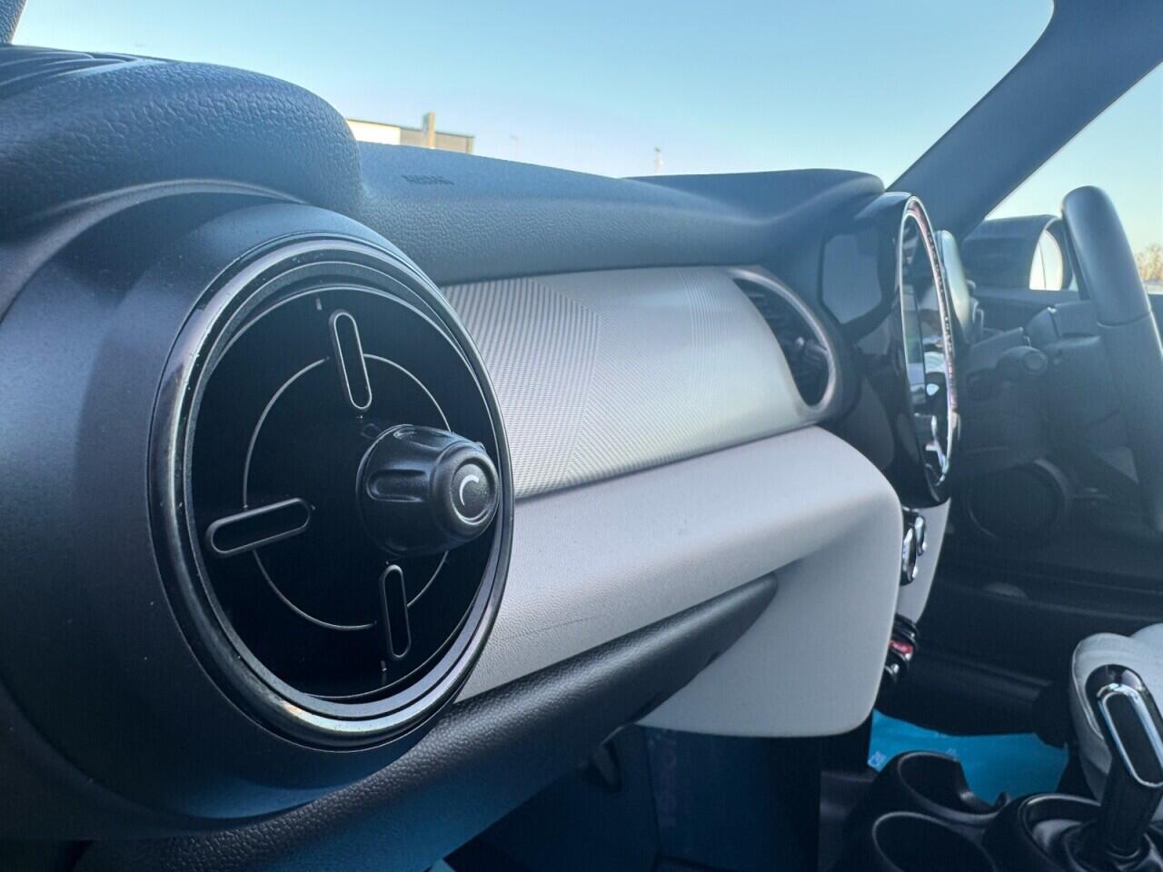 Used MINI Convertible 2021 for sale - 76765847: Photo 64