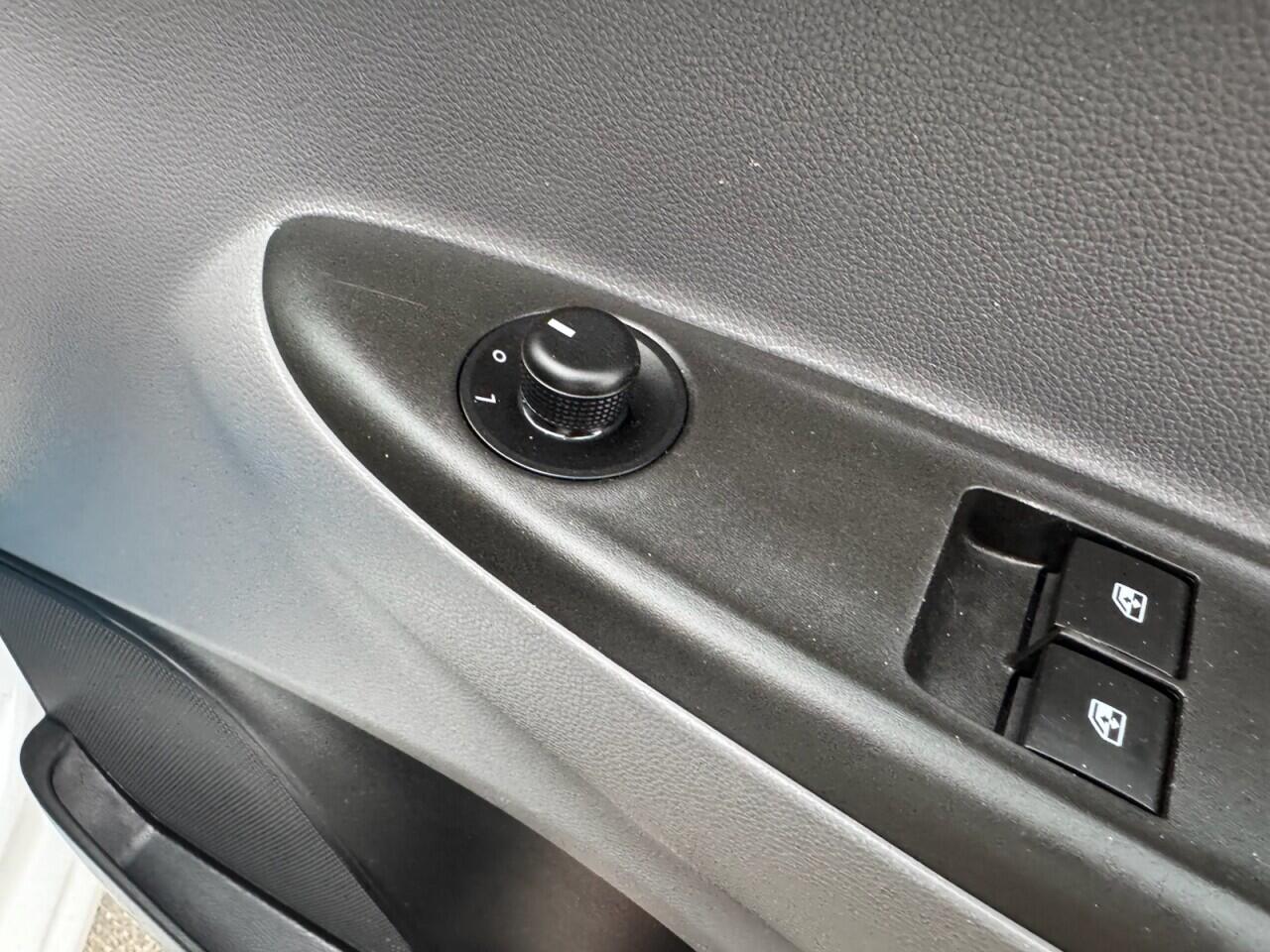 Used Vauxhall Viva 2016 for sale - 76701417: Photo 48