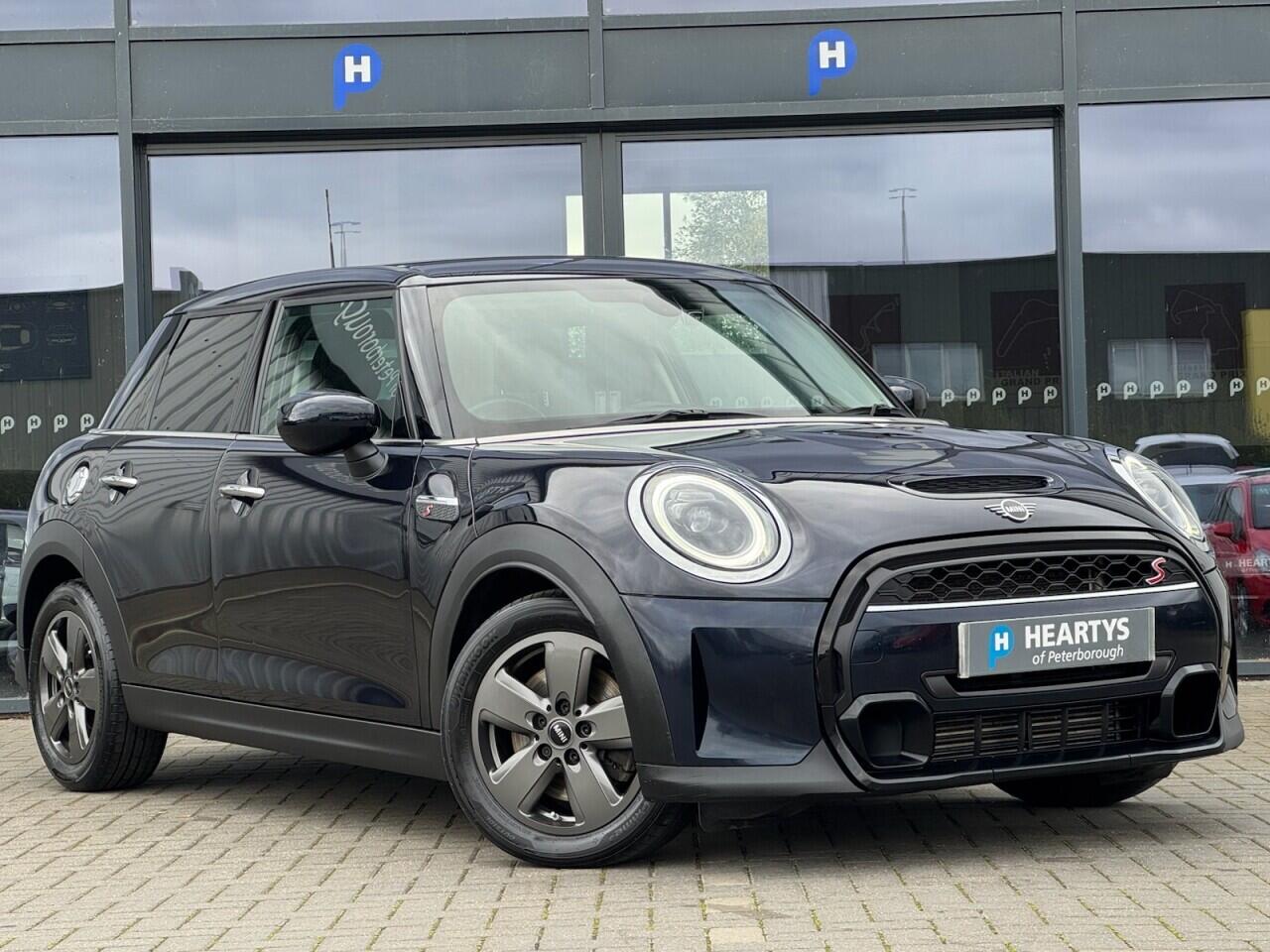 Used MINI Hatch 2022 for sale - 76702479: Photo 1