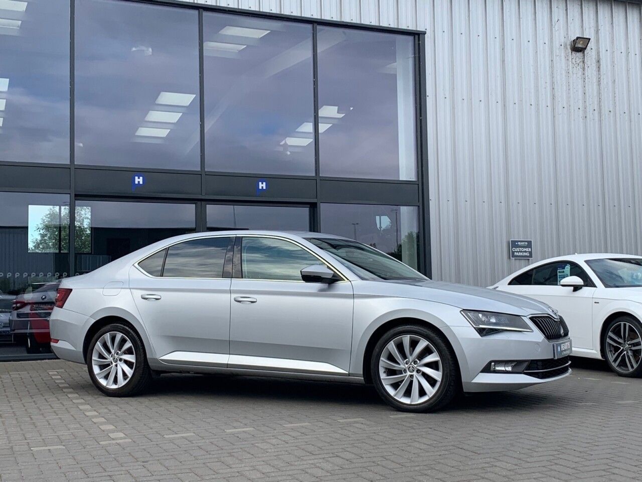Used Skoda Superb 2017 for sale - 76700915: Photo 16