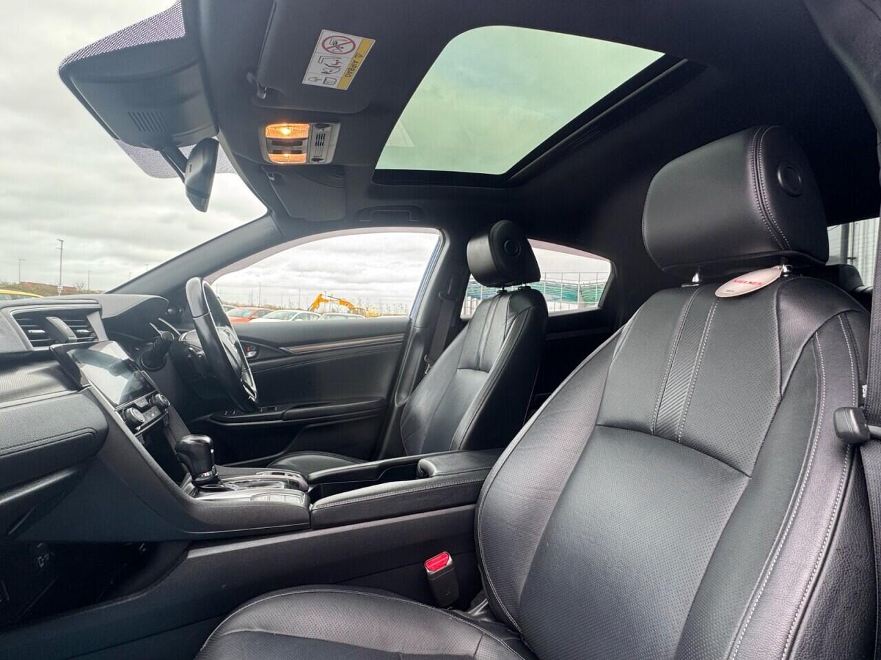 Used Honda Civic 2019 for sale - 77598774: Photo 24