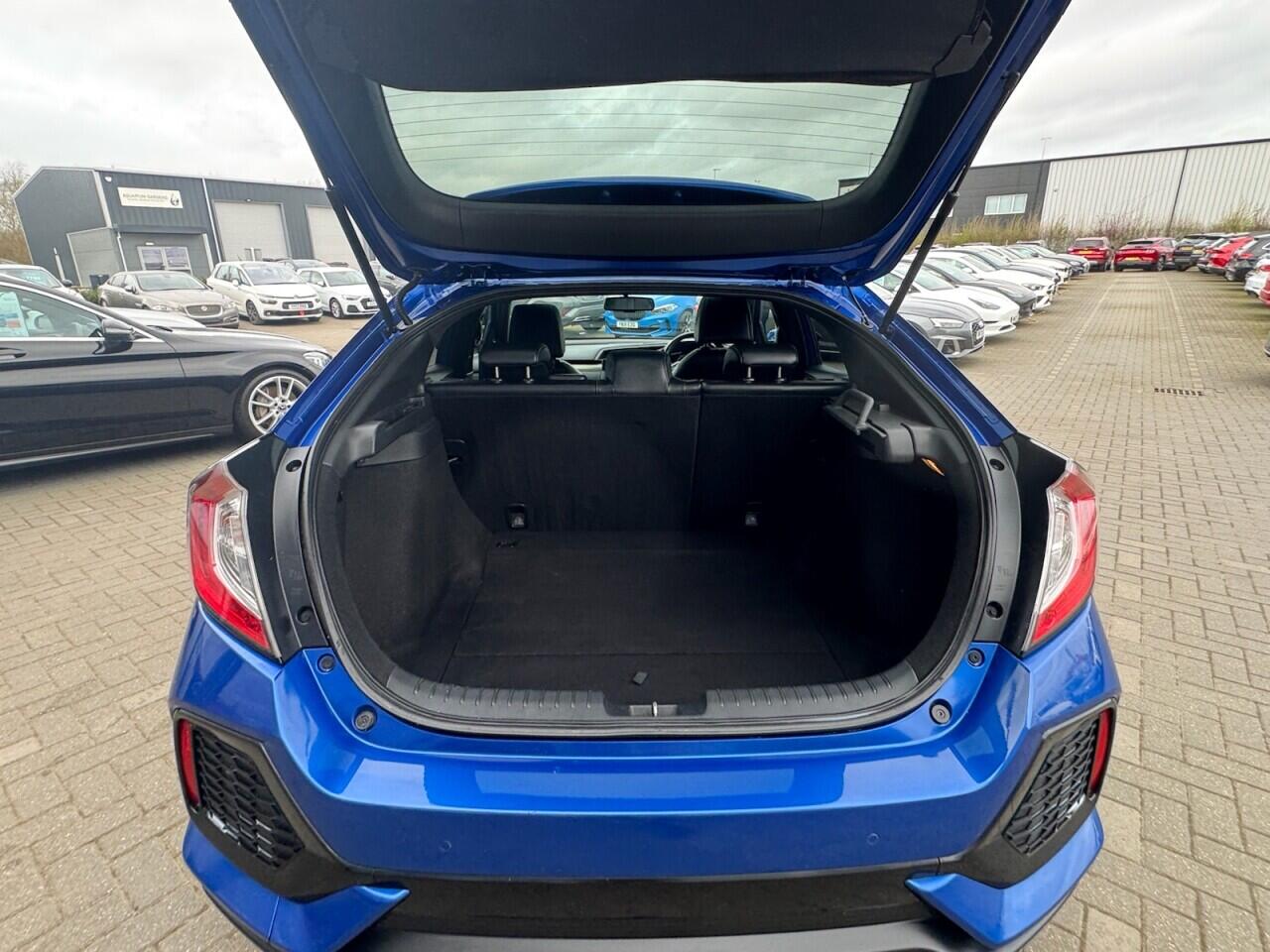 Used Honda Civic 2019 for sale - 77598774: Photo 44