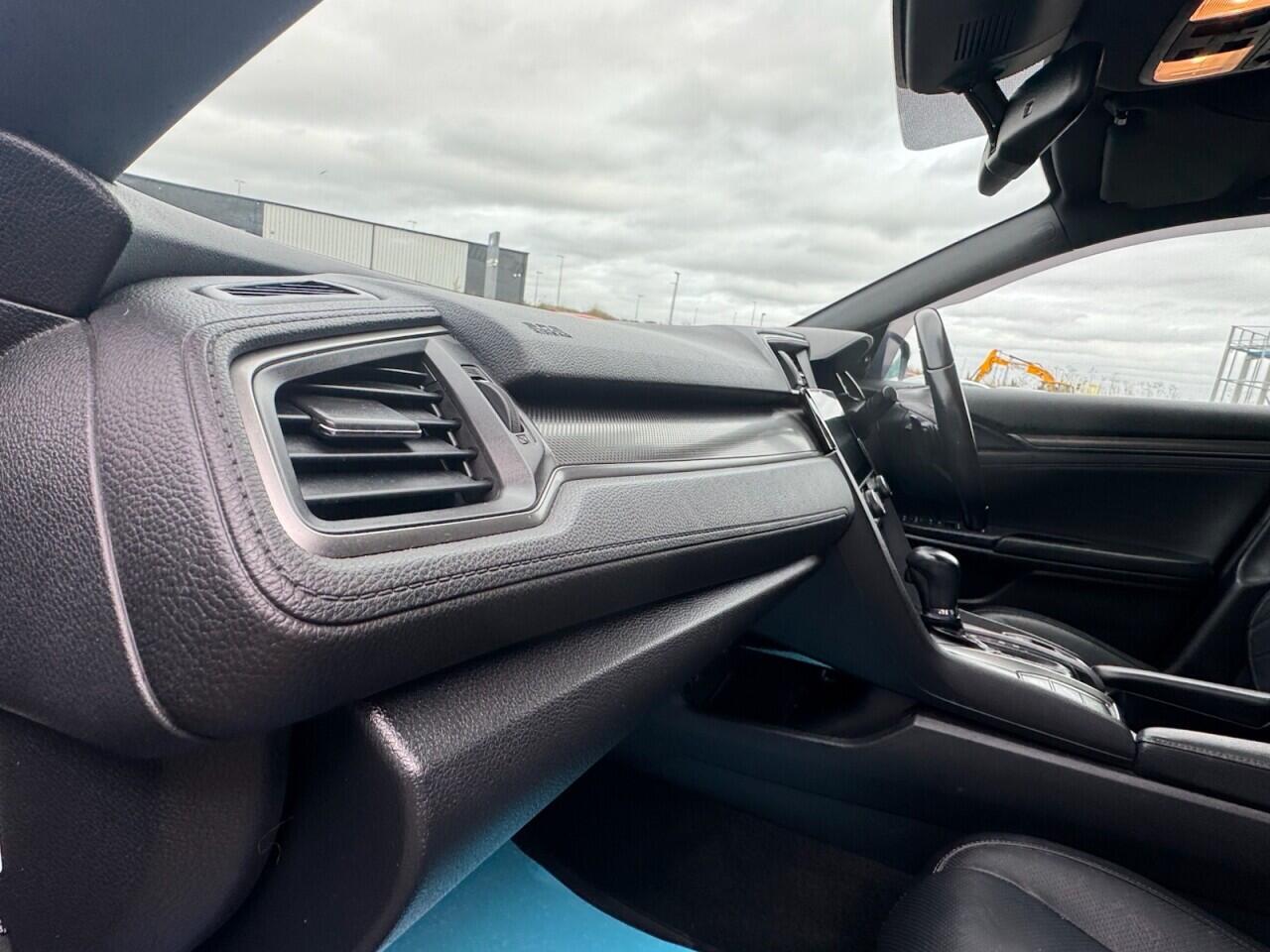 Used Honda Civic 2019 for sale - 77598774: Photo 46