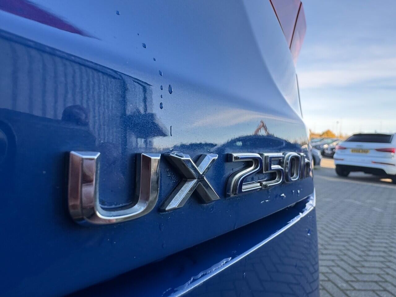 Used Lexus UX 2020 for sale - 76702513: Photo 40