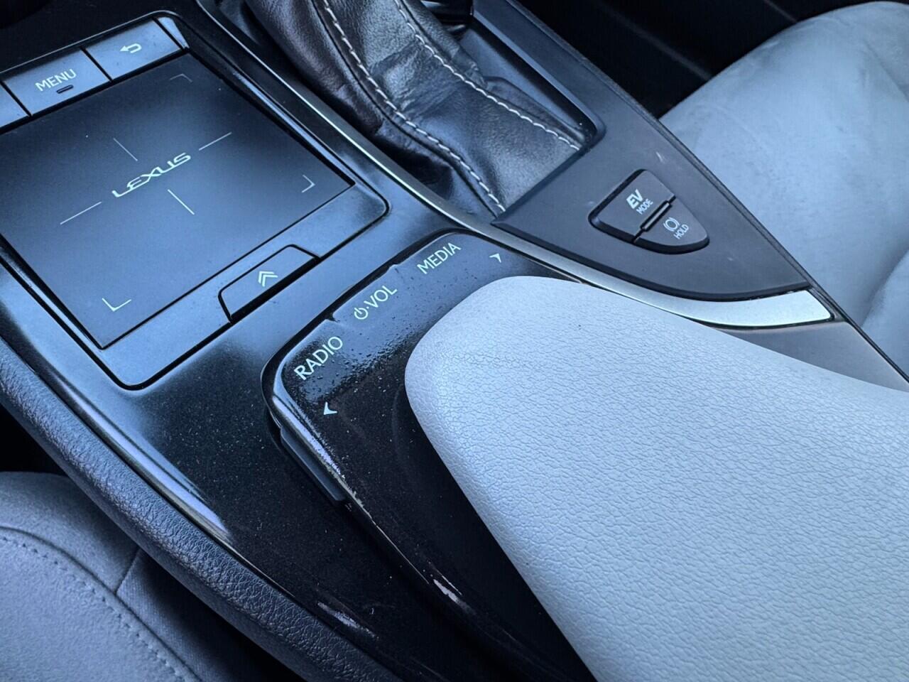 Used Lexus UX 2020 for sale - 76702513: Photo 53