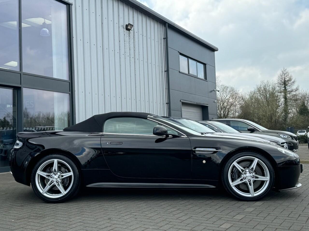 Used Aston Martin Vantage 2017 for sale - 76701043: Photo 11