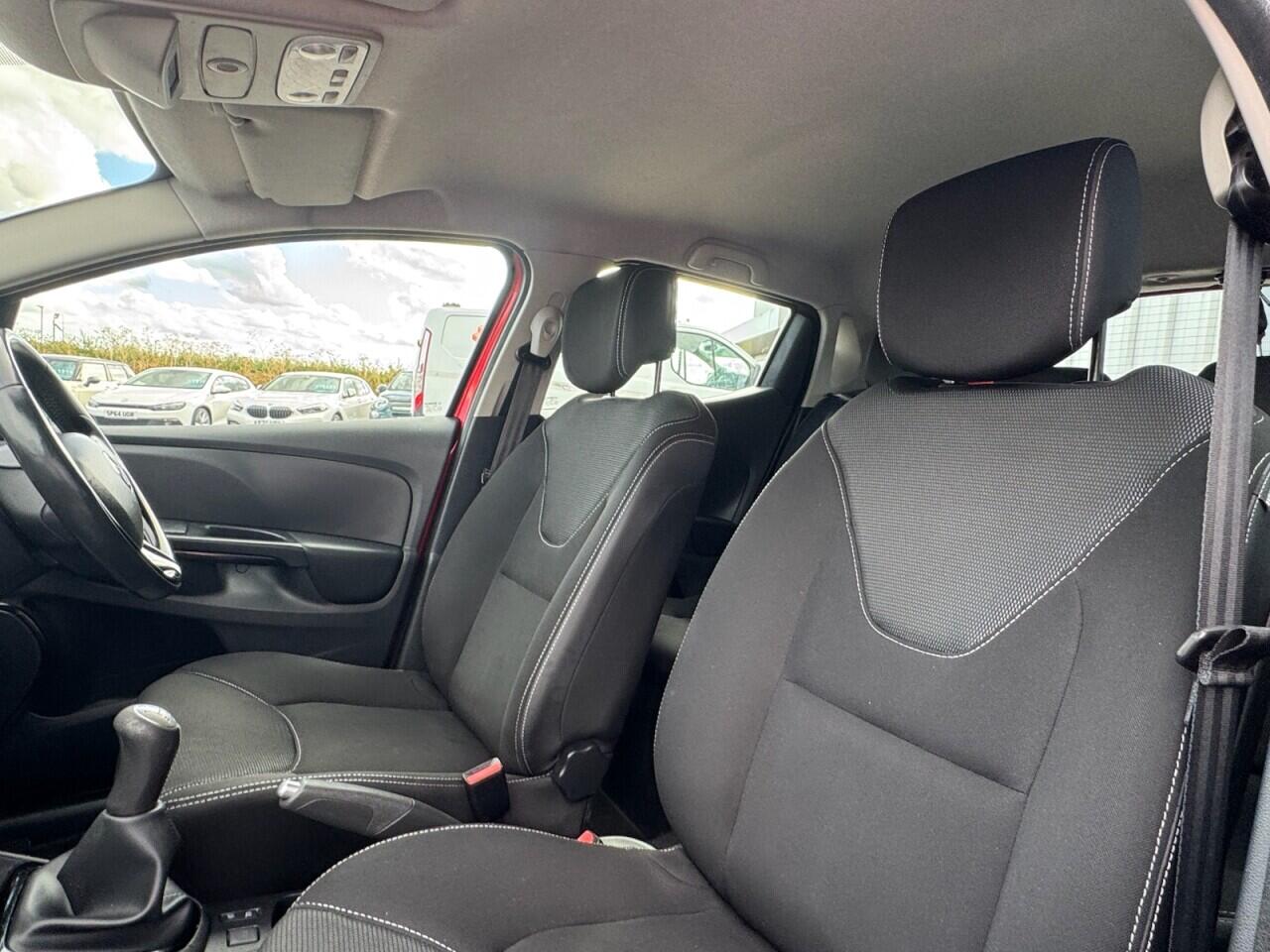 Used Renault Clio 2015 for sale - 76701398: Photo 24