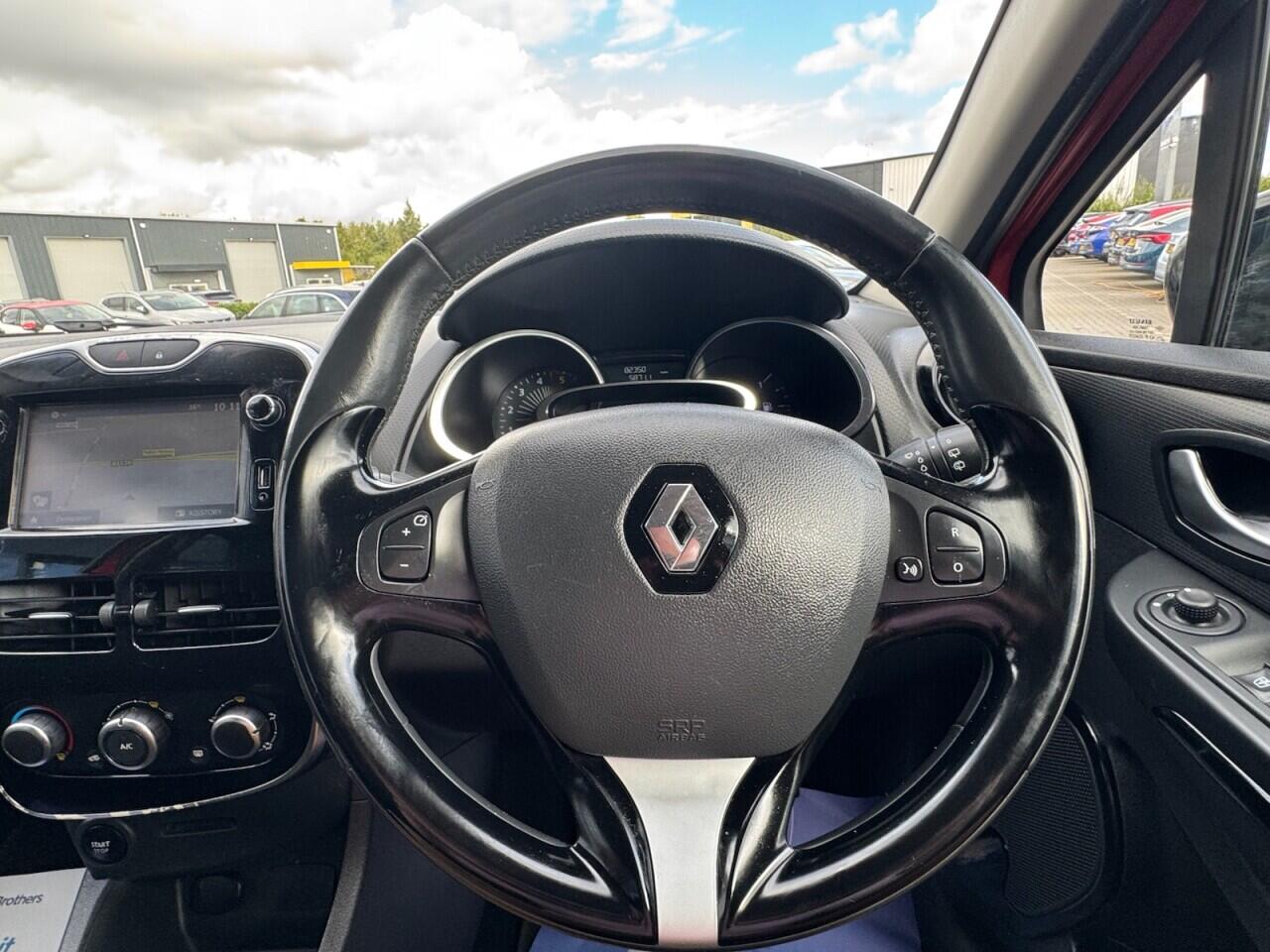 Used Renault Clio 2015 for sale - 76701398: Photo 36