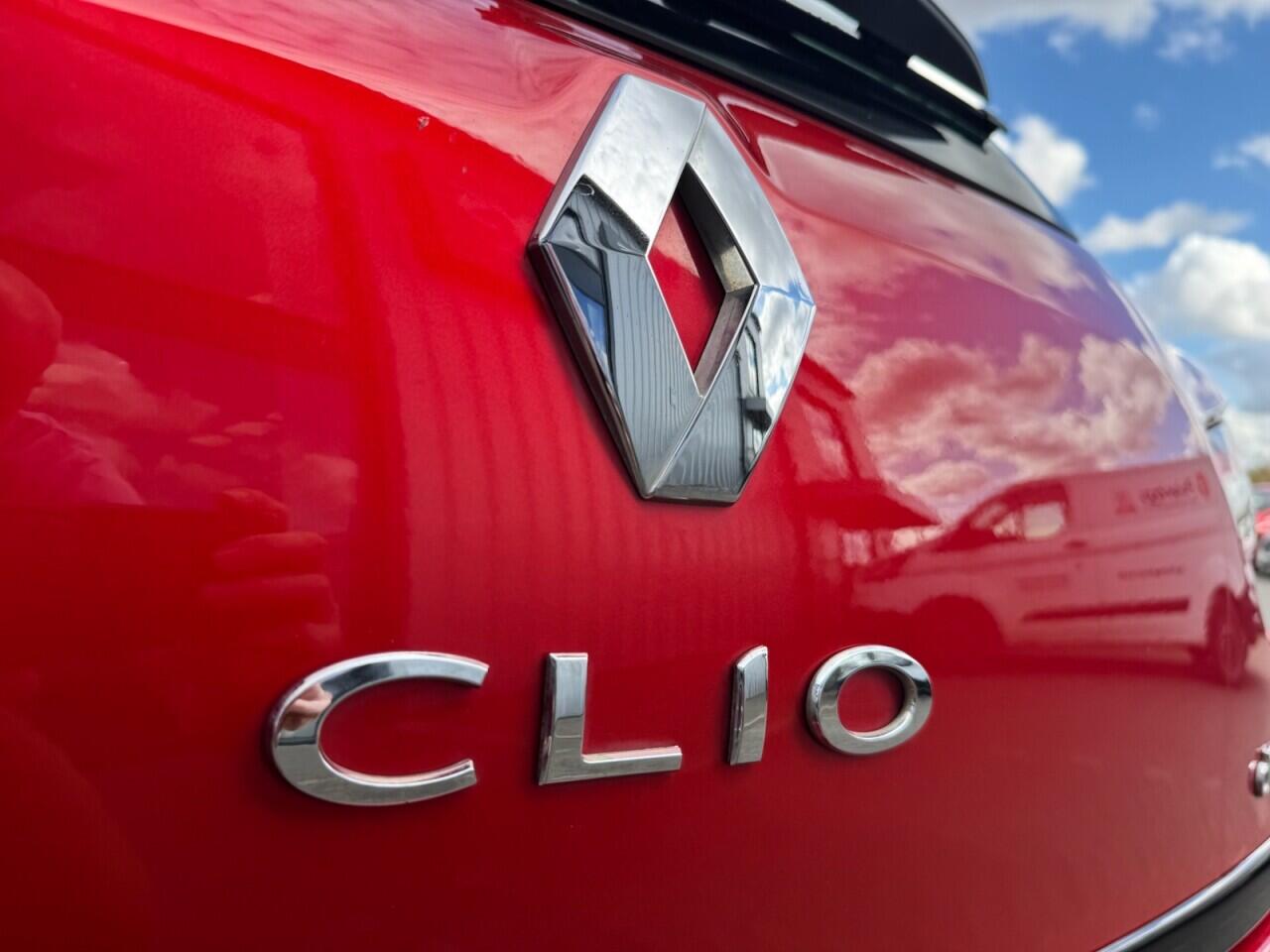 Used Renault Clio 2015 for sale - 76701398: Photo 39