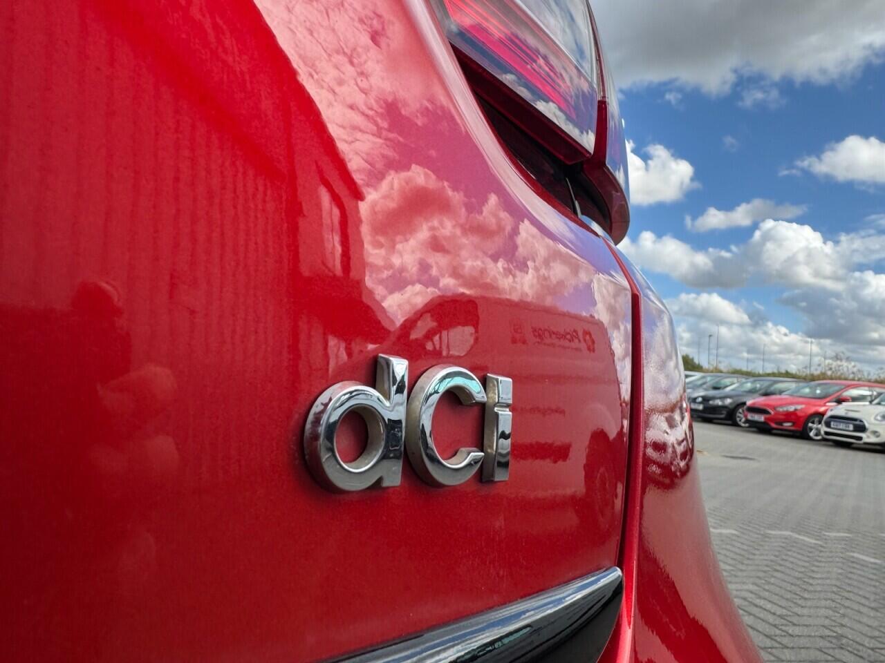 Used Renault Clio 2015 for sale - 76701398: Photo 41