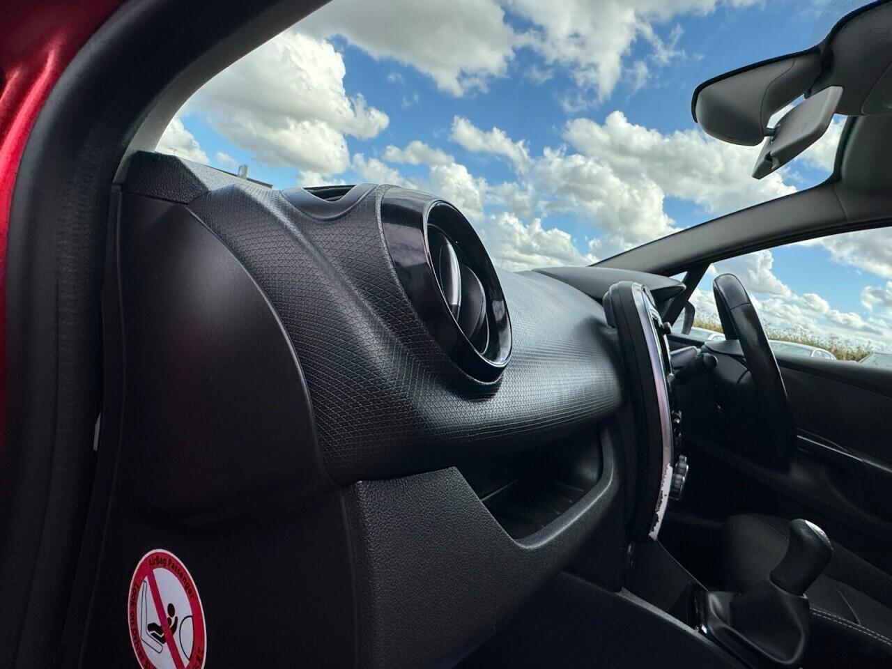 Used Renault Clio 2015 for sale - 76701398: Photo 48