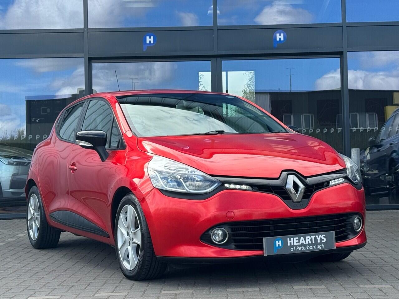 Used Renault Clio 2015 for sale - 76701398: Photo 6