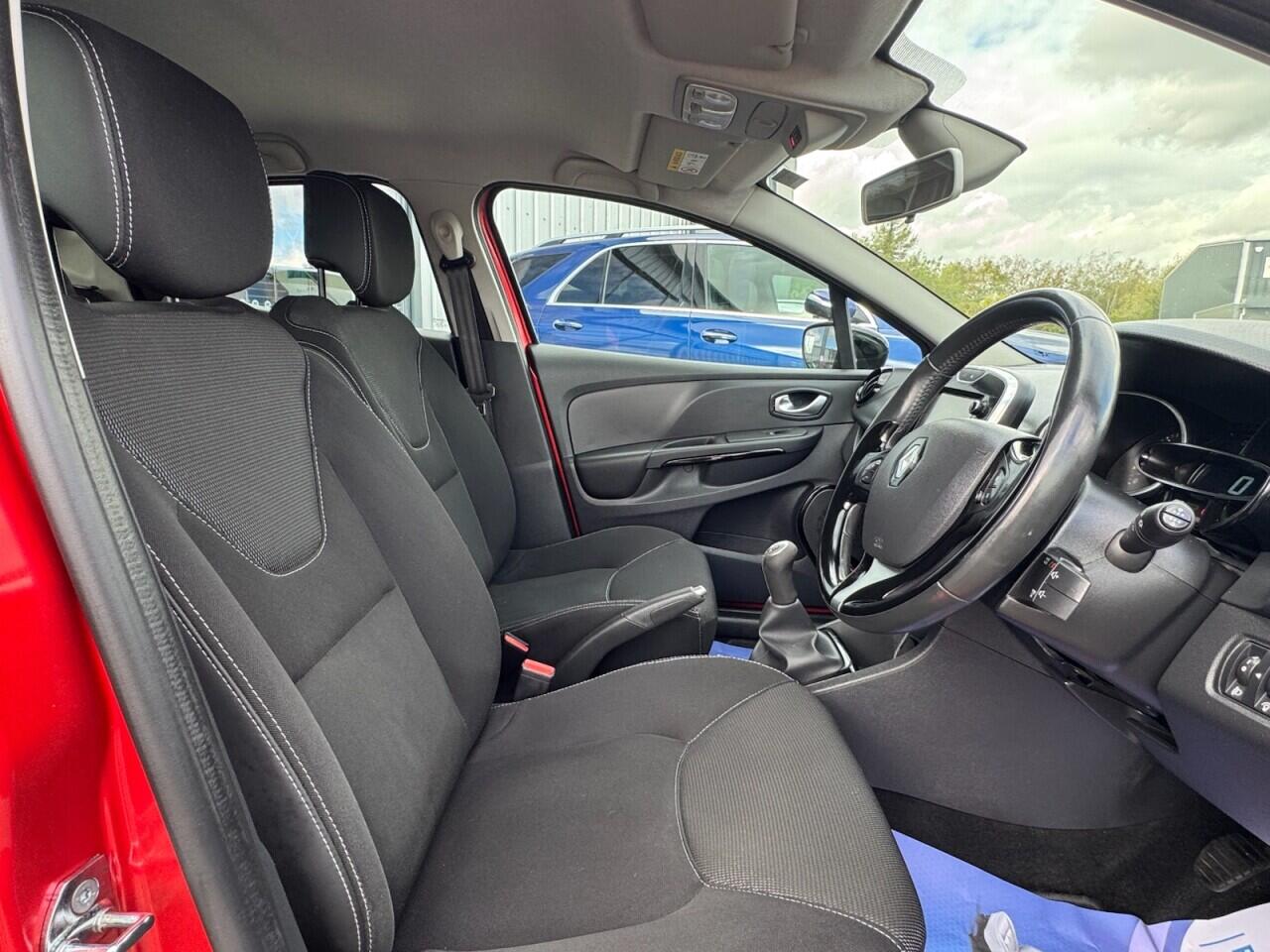 Used Renault Clio 2015 for sale - 76701398: Photo 9