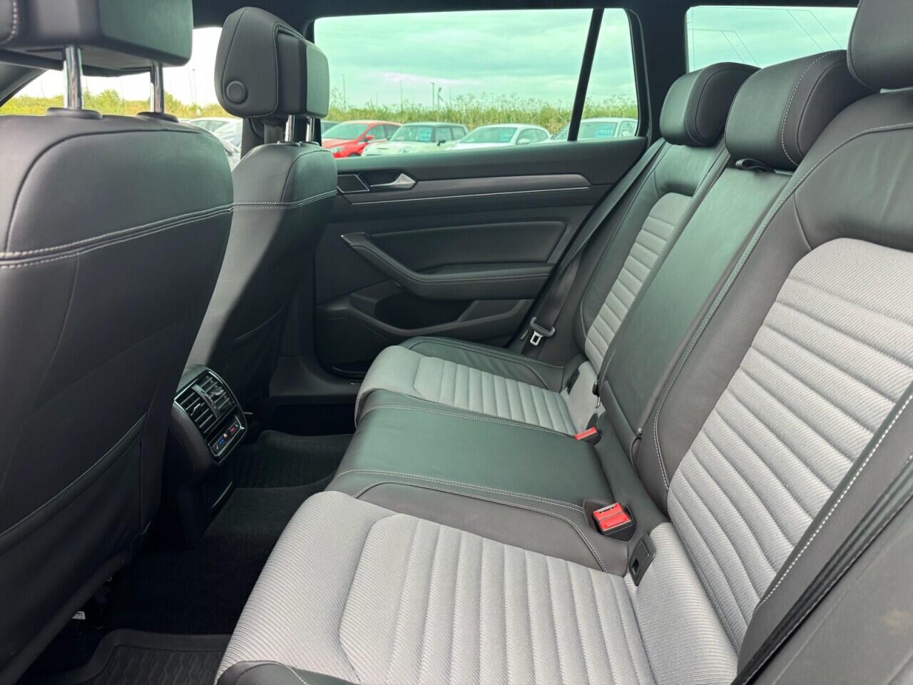 Used Volkswagen Passat for sale - 76701373: Photo 16