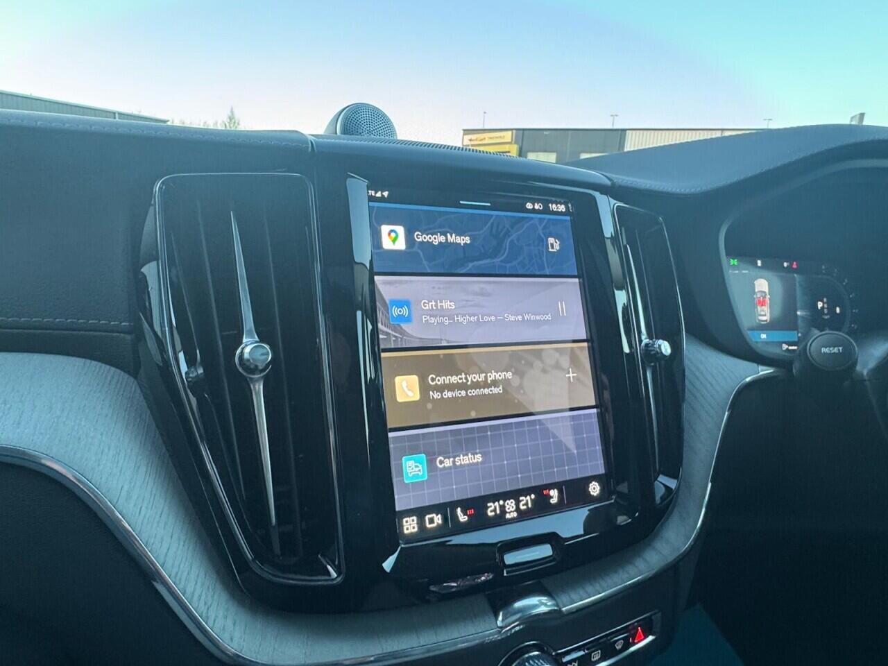 Used Volvo XC60 2025 for sale - 77425049: Photo 49