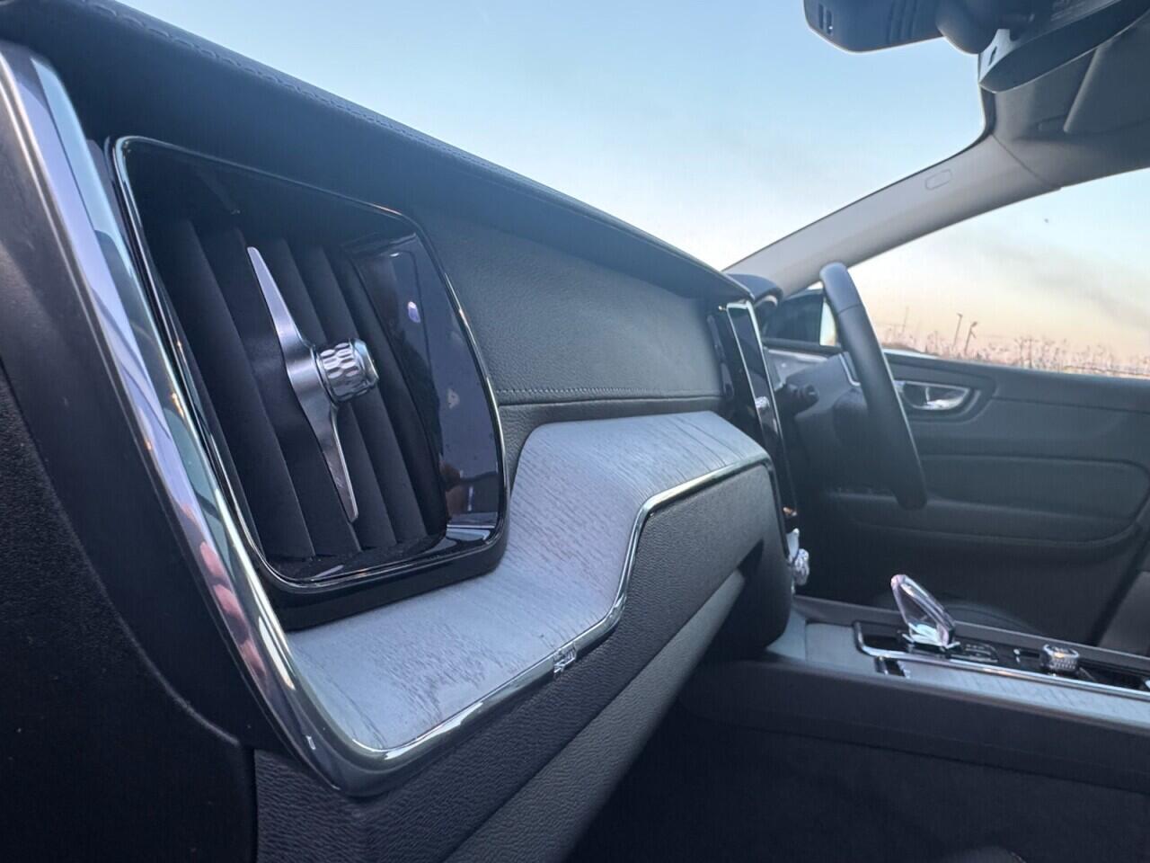 Used Volvo XC60 2025 for sale - 77425049: Photo 54