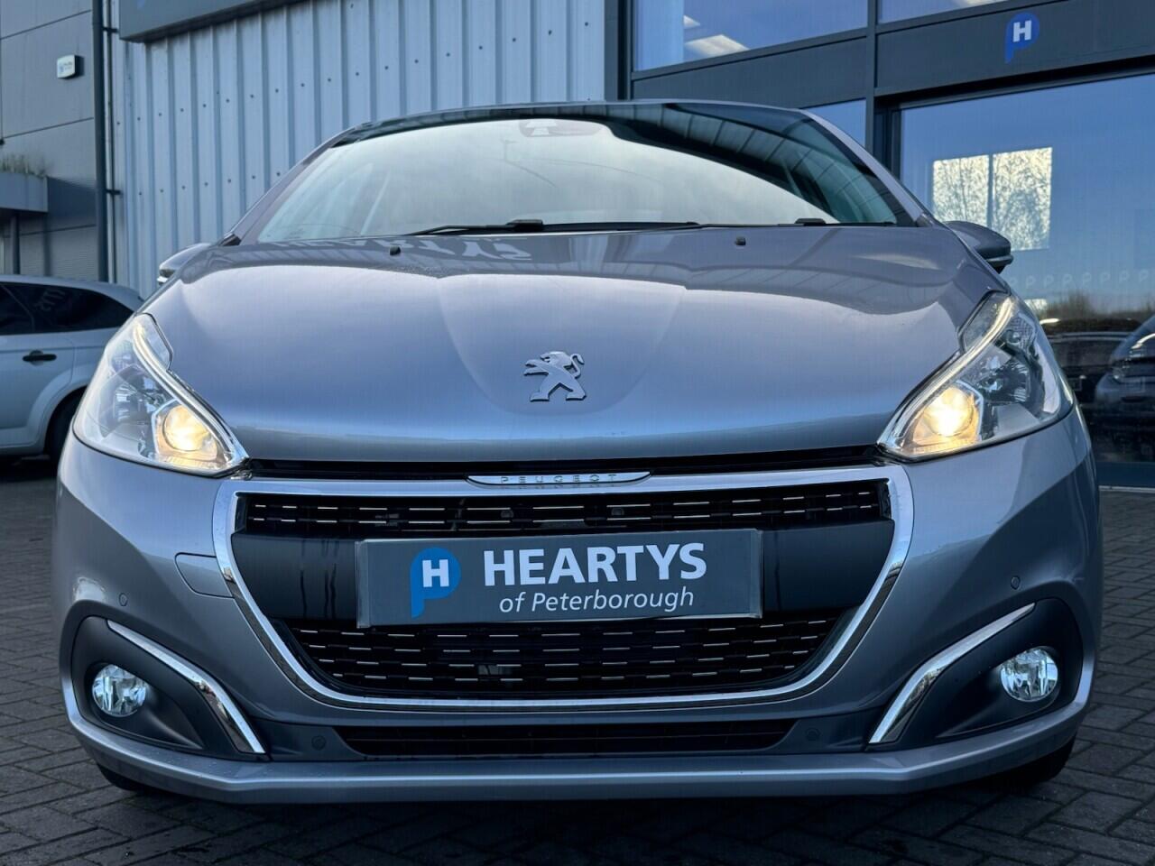 Used Peugeot 208 2019 for sale - 76702173: Photo 2