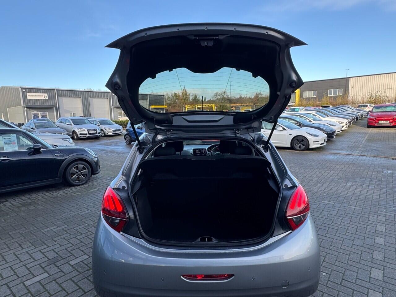 Used Peugeot 208 2019 for sale - 76702173: Photo 38