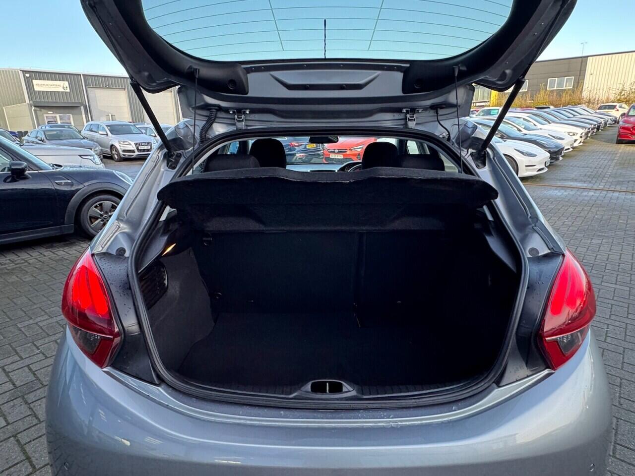 Used Peugeot 208 2019 for sale - 76702173: Photo 41