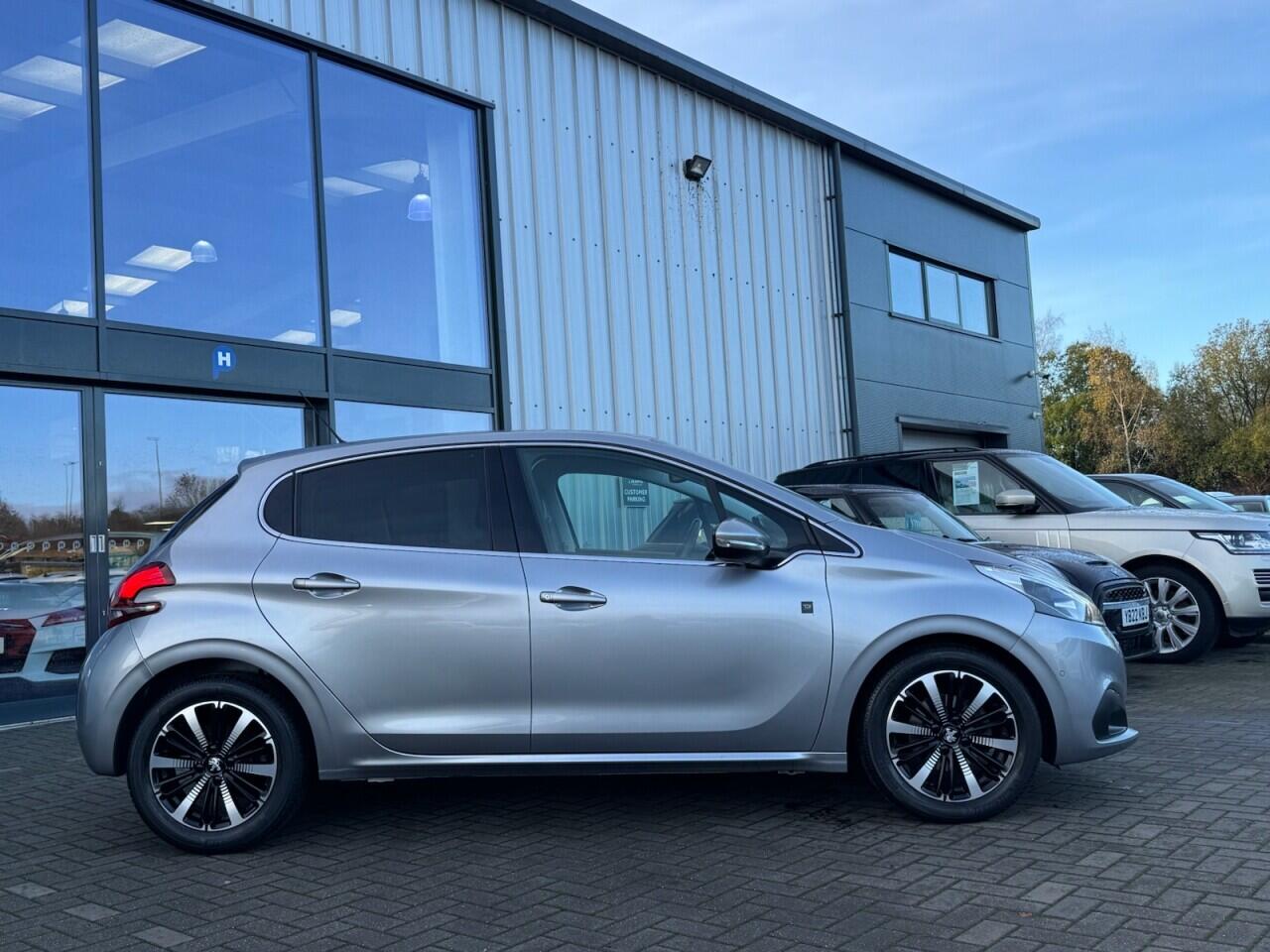 Used Peugeot 208 2019 for sale - 76702173: Photo 6