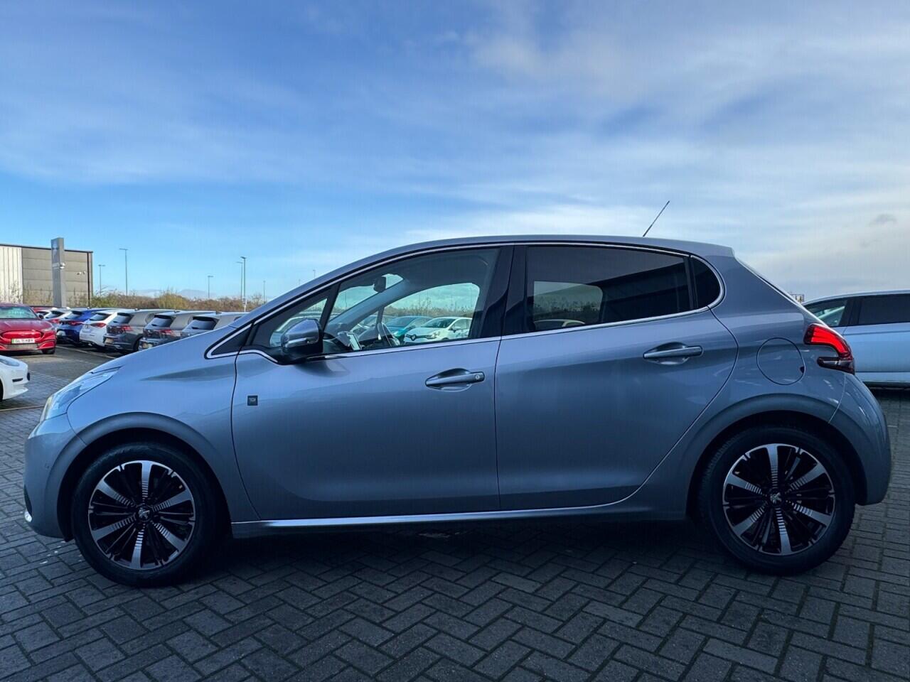 Used Peugeot 208 2019 for sale - 76702173: Photo 8