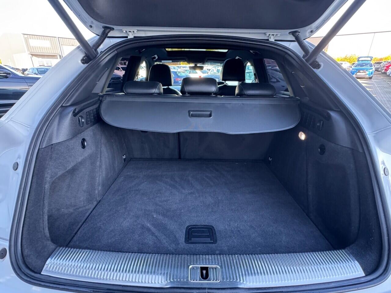 Used Audi RS Q3 2016 for sale - 76702299: Photo 43