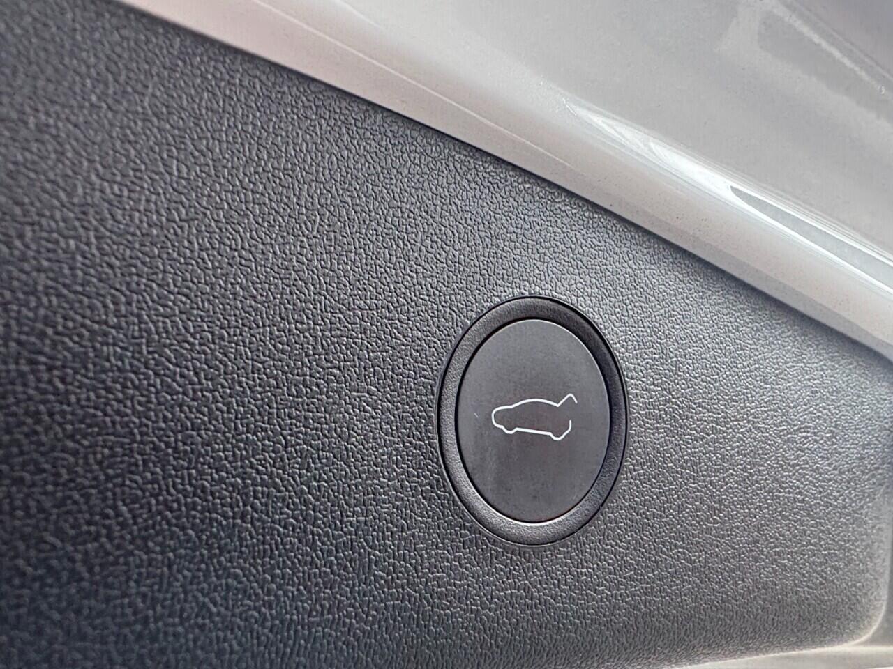 Used Tesla Model 3 2020 for sale - 76701082: Photo 40