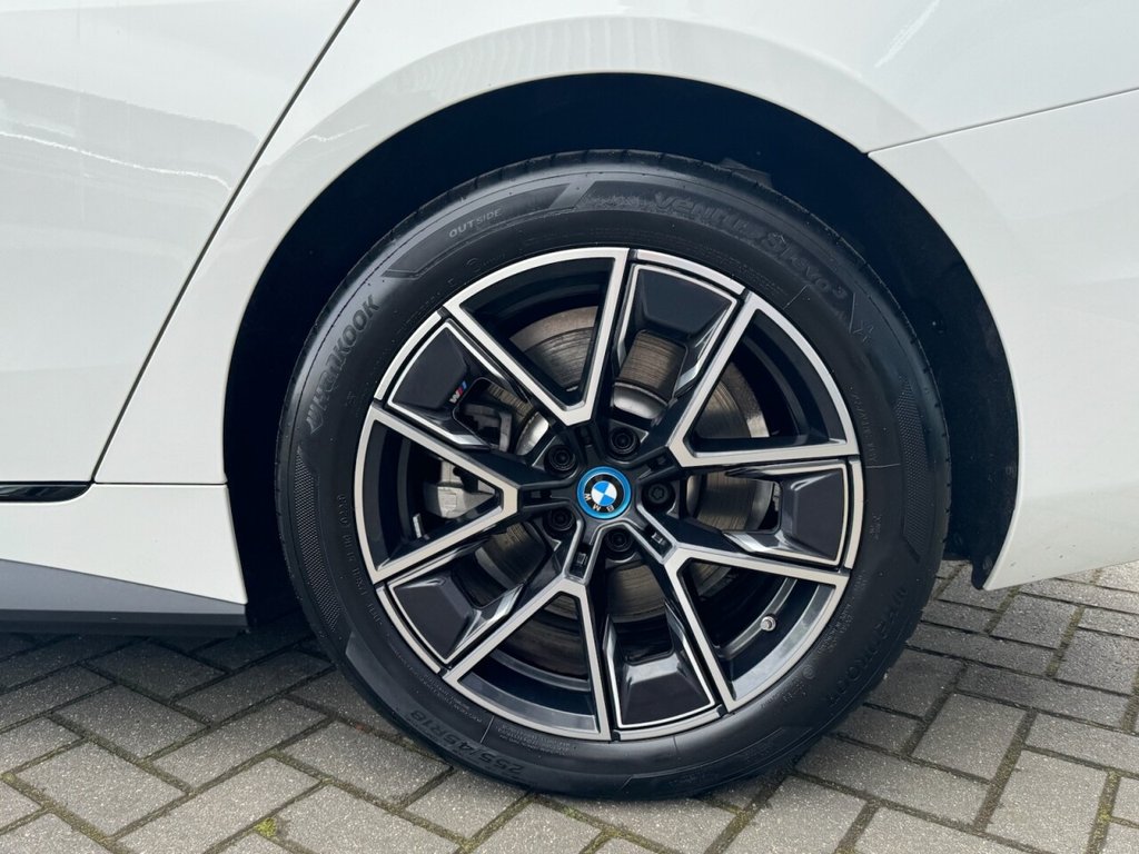 Used BMW i4 2023 for sale - 76558820: Photo 24