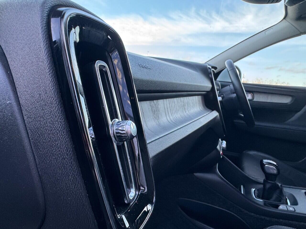 Used Volvo XC40 2019 for sale - 77090809: Photo 42