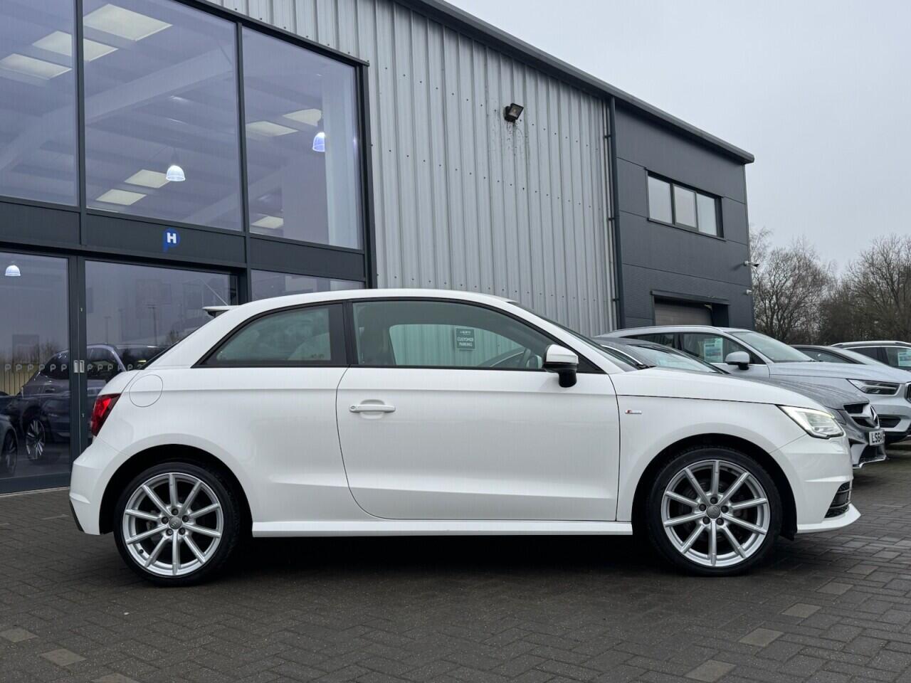 Used Audi A1 2015 for sale - 77440949: Photo 8