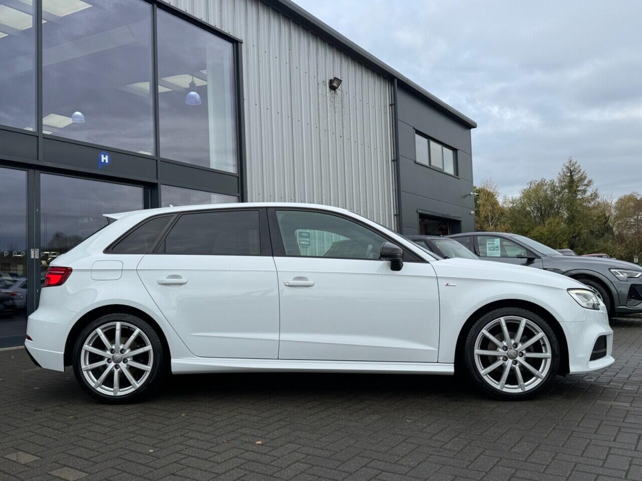 Used Audi A3 2018 for sale - 76700687: Photo 6