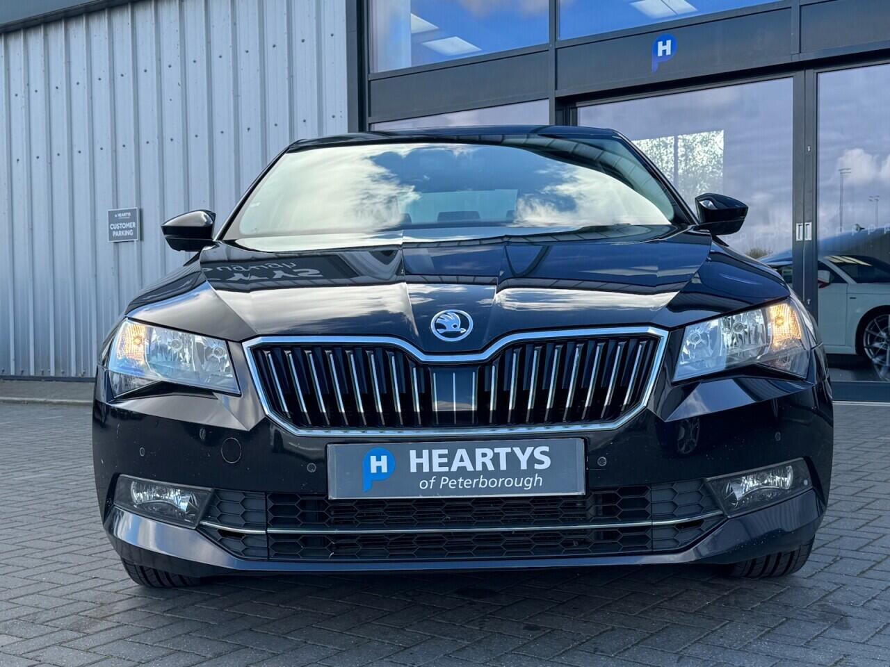 Used Skoda Superb 2019 for sale - 76989873: Photo 2