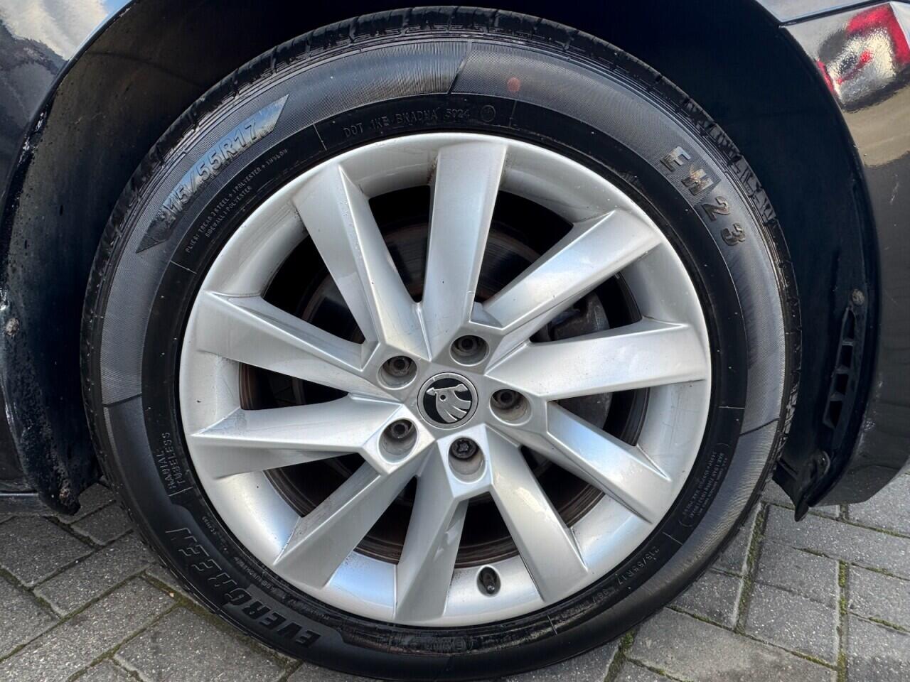 Used Skoda Superb 2019 for sale - 76989873: Photo 42