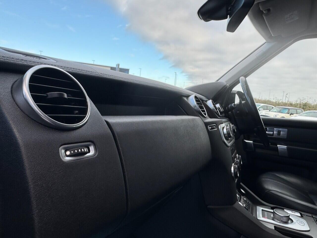 Used Land Rover Discovery 2015 for sale - 76702488: Photo 42