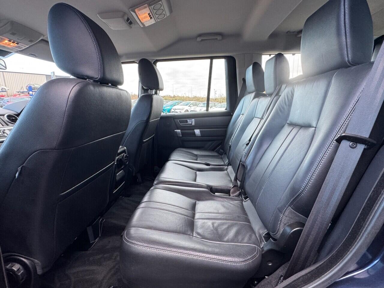 Used Land Rover Discovery 2015 for sale - 76702488: Photo 9