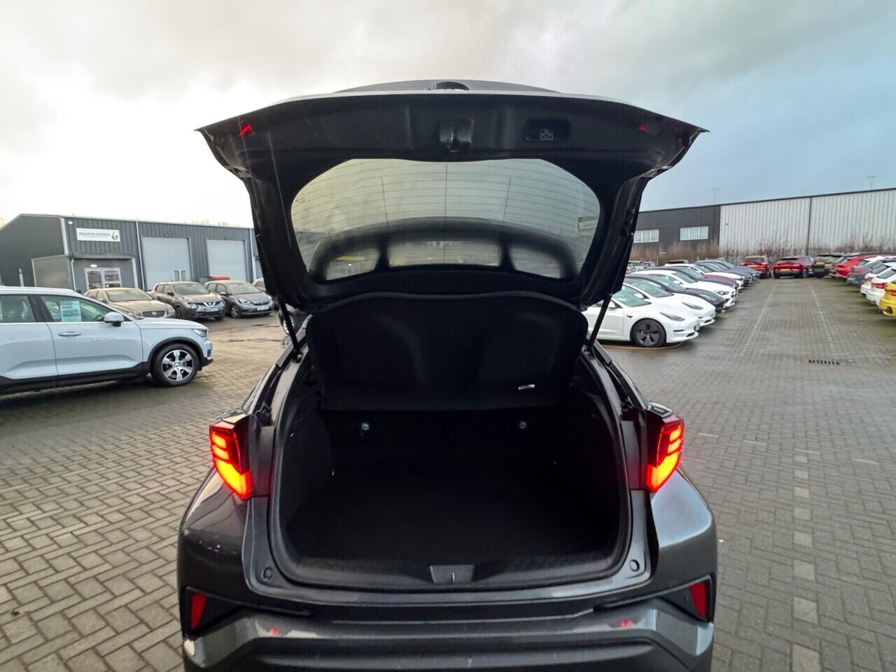 Used Toyota C-HR 2022 for sale - 77612603: Photo 31