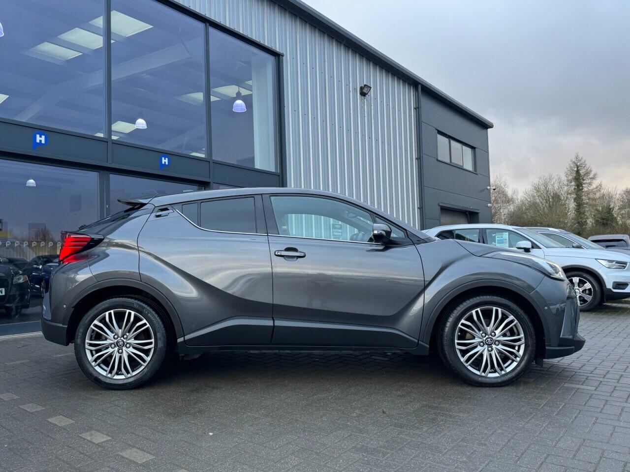 Used Toyota C-HR 2022 for sale - 77612603: Photo 6