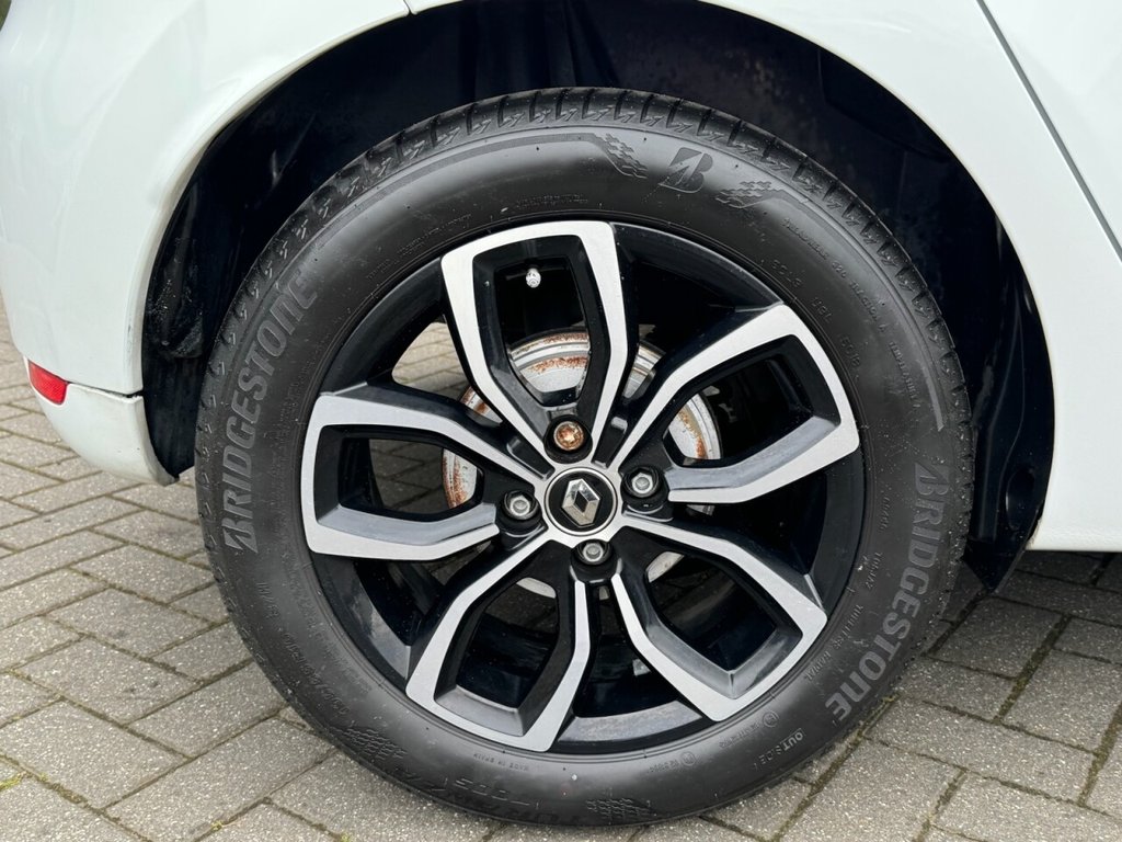 Used Renault Clio 2019 for sale - 76558824: Photo 11