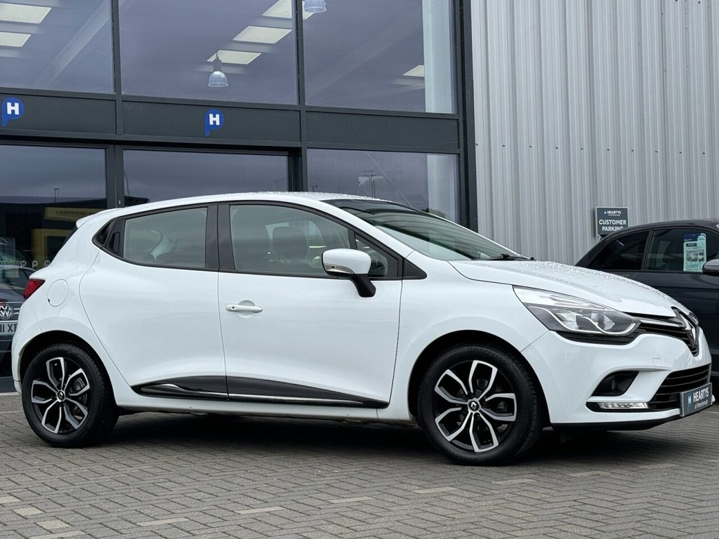 Used Renault Clio 2019 for sale - 76558824: Photo 17