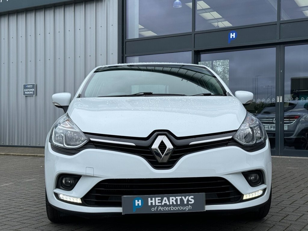 Used Renault Clio 2019 for sale - 76558824: Photo 2