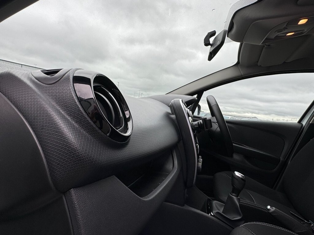 Used Renault Clio 2019 for sale - 76558824: Photo 30