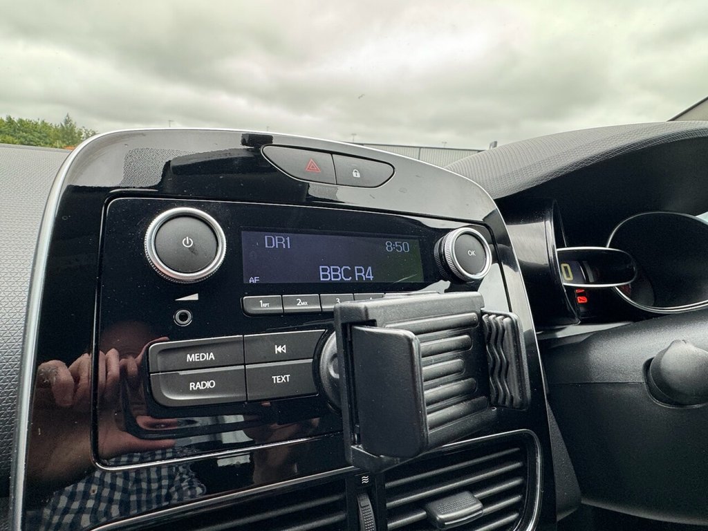 Used Renault Clio 2019 for sale - 76558824: Photo 42