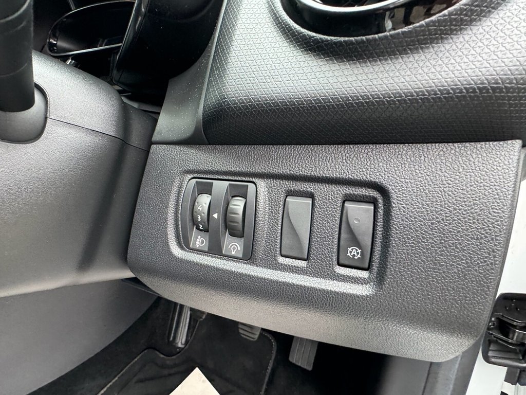 Used Renault Clio 2019 for sale - 76558824: Photo 43