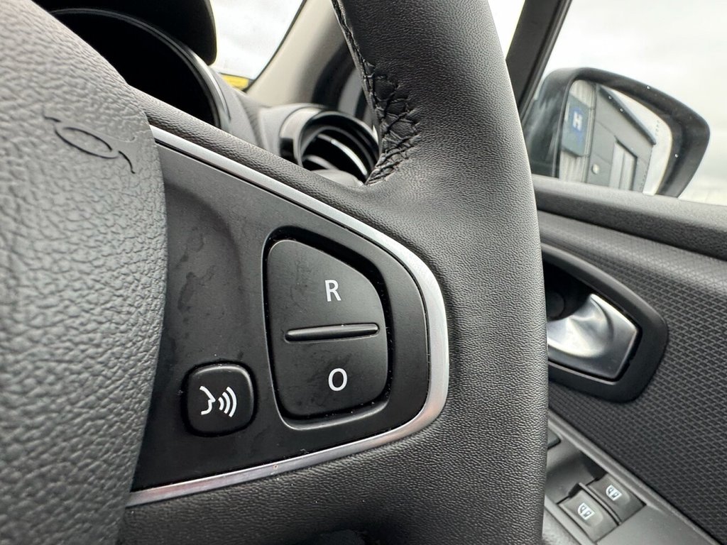 Used Renault Clio 2019 for sale - 76558824: Photo 48