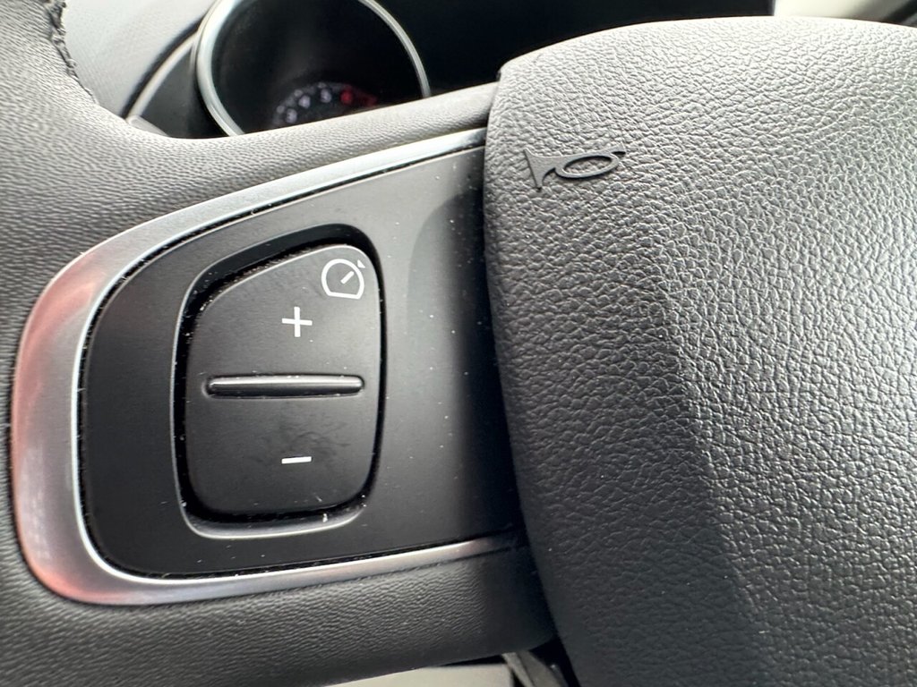 Used Renault Clio 2019 for sale - 76558824: Photo 50