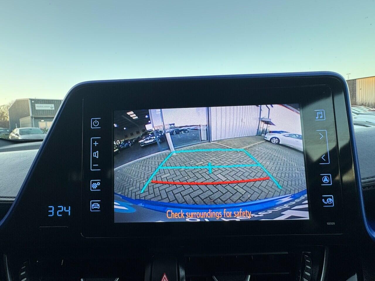 Used Toyota C-HR 2018 for sale - 76993520: Photo 49