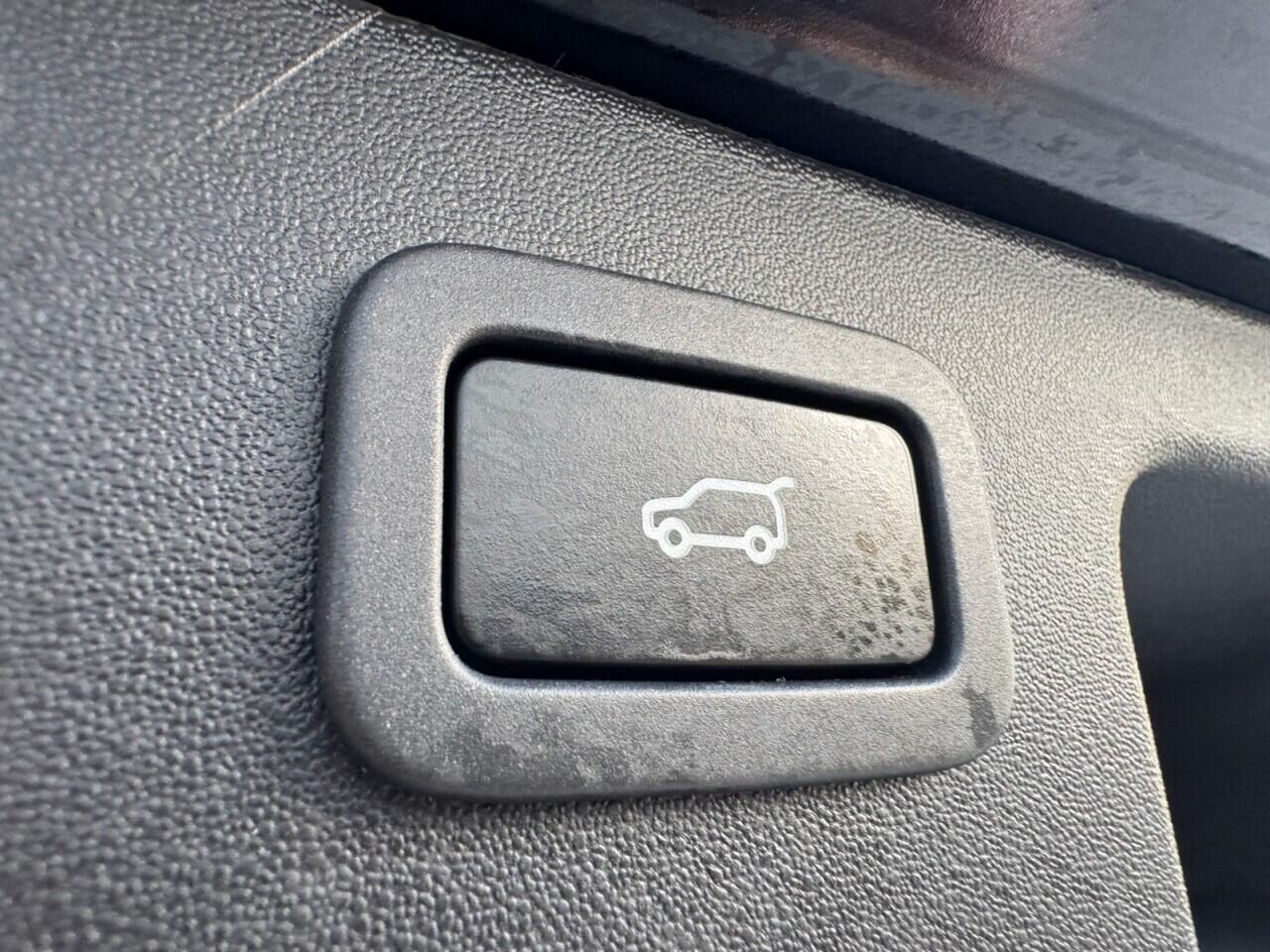 Used Land Rover Discovery Sport 2018 for sale - 77015600: Photo 46